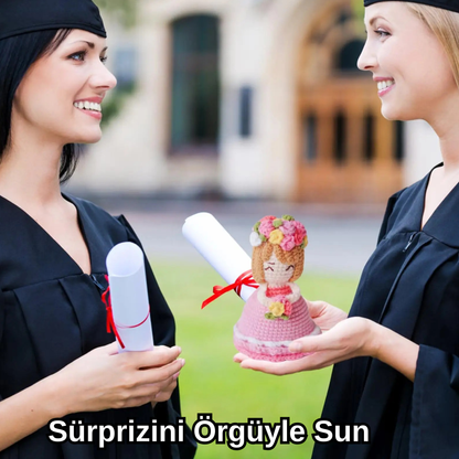 Çiçekli Örgü Bebeği